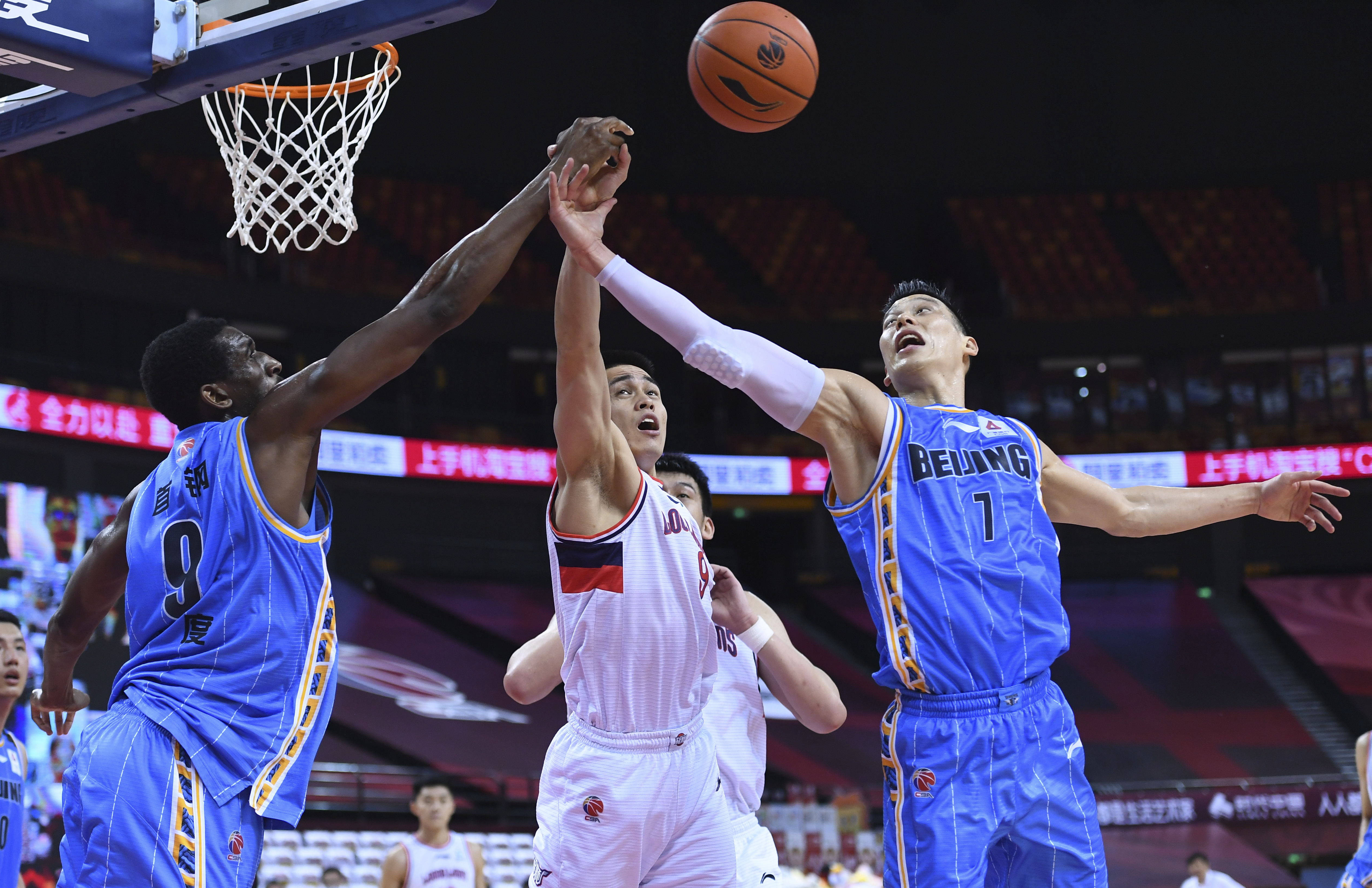 开元娱乐app下载 -法甲赛程吃紧；北京首钢国际比赛日战术微调；信心回归；更衣室氛围转暖的简单介绍