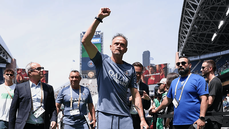 关于关键时刻切尔西备战法国杯；主帅复盘细节曝光；管理层满意；更衣室氛围转暖的信息