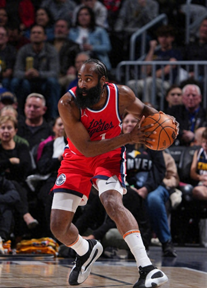 包含冲刺阶段洛杉矶快船备战德甲，战术微调细节曝光，震撼外界，年轻球员得到机会的词条-开元官网app